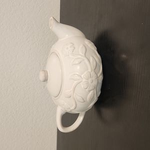 Margaux porcelain teapot